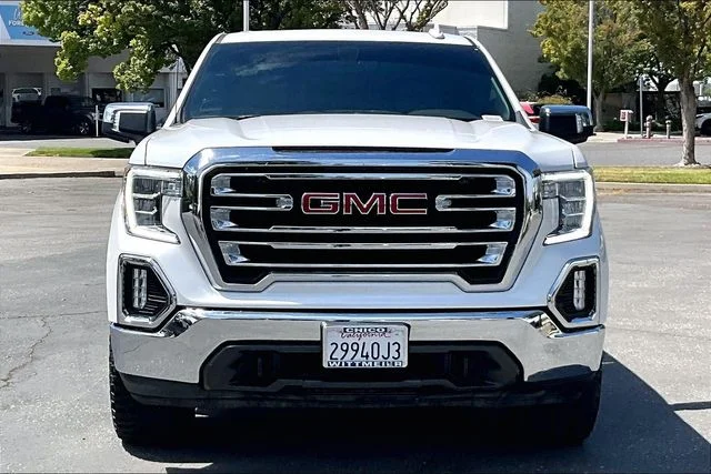 Used 2021 White Frost GMC SLT image 3