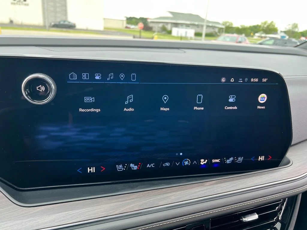 2026 Chevrolet Suburban Premier - Photo 20