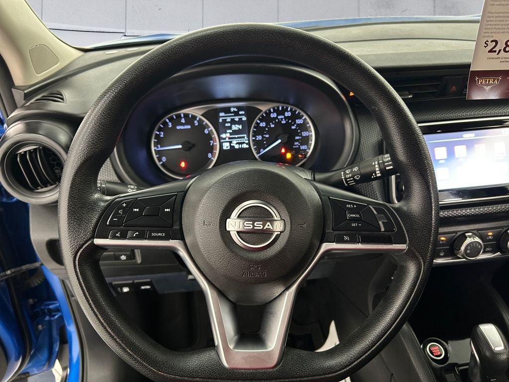 Used 2022 Blue Nissan S image 9