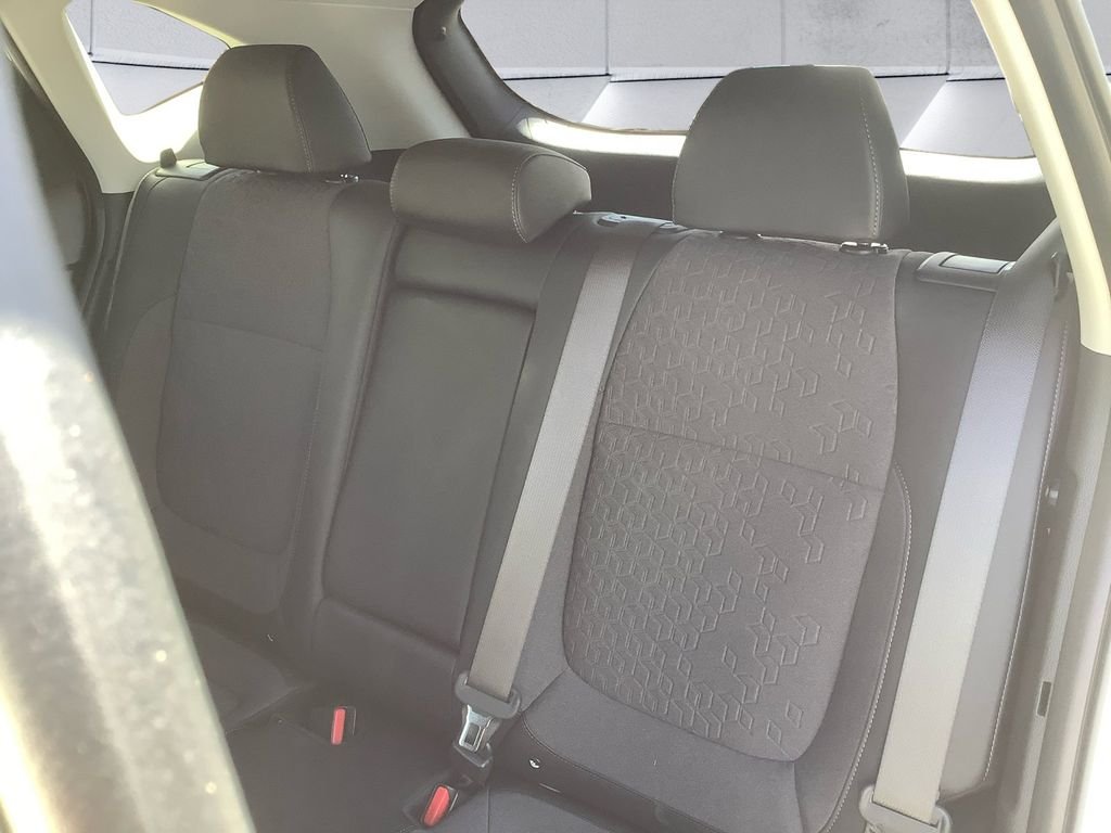 Used 2026 White Kia S image 18