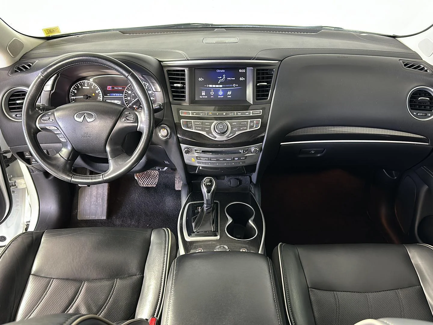 Used 2019 Majestic White INFINITI LUXE image 2