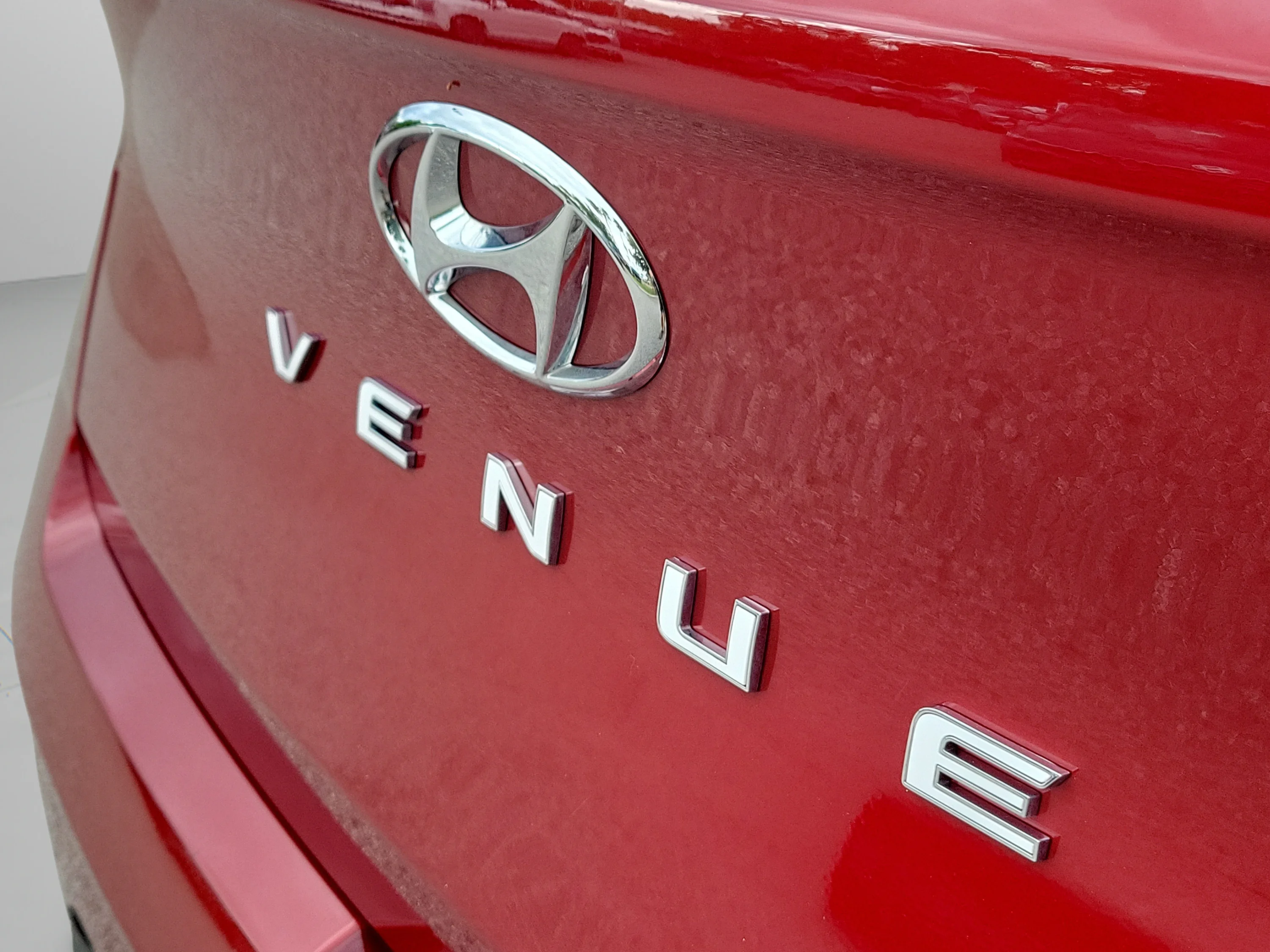 Used 2025 Ultimate Red Hyundai SEL image 11