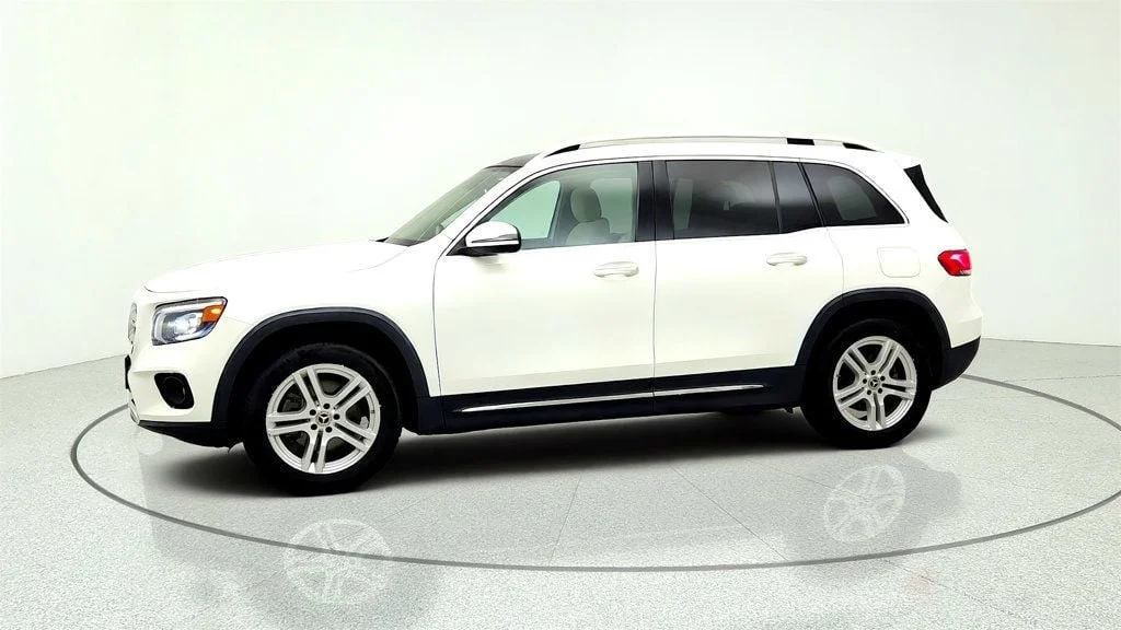 Used 2023 Polar White Mercedes-Benz GLB 250 4MATIC® SUV w/ Premium Package & Panorama Roof image 8