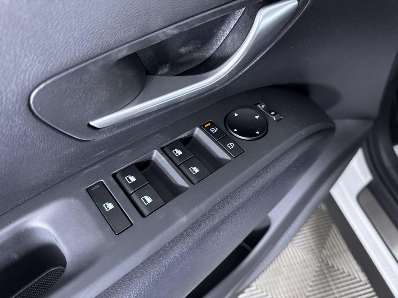 New 2026 Creamy White Pearl Hyundai SEL AWD image 25