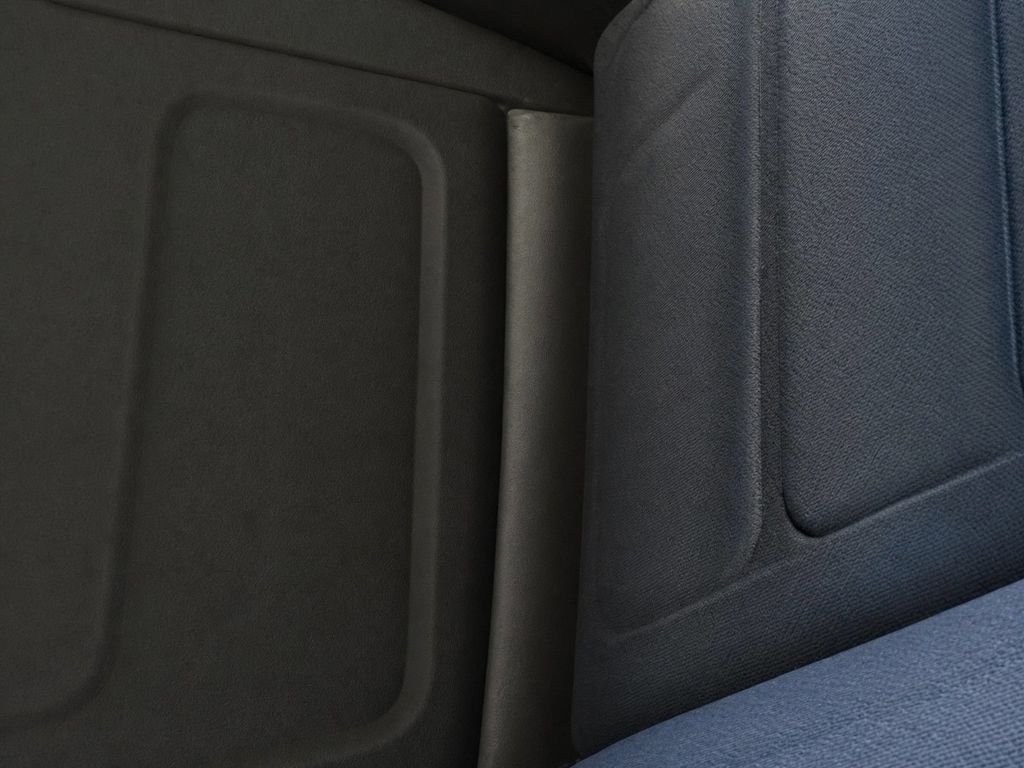 Used 2019 White Jeep Latitude image 25