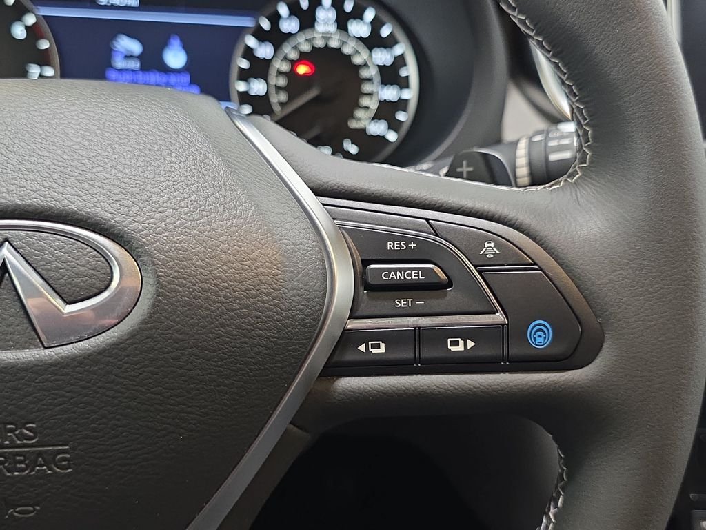 Certified Used 2025 Graphite Shadow INFINITI LUXE image 15