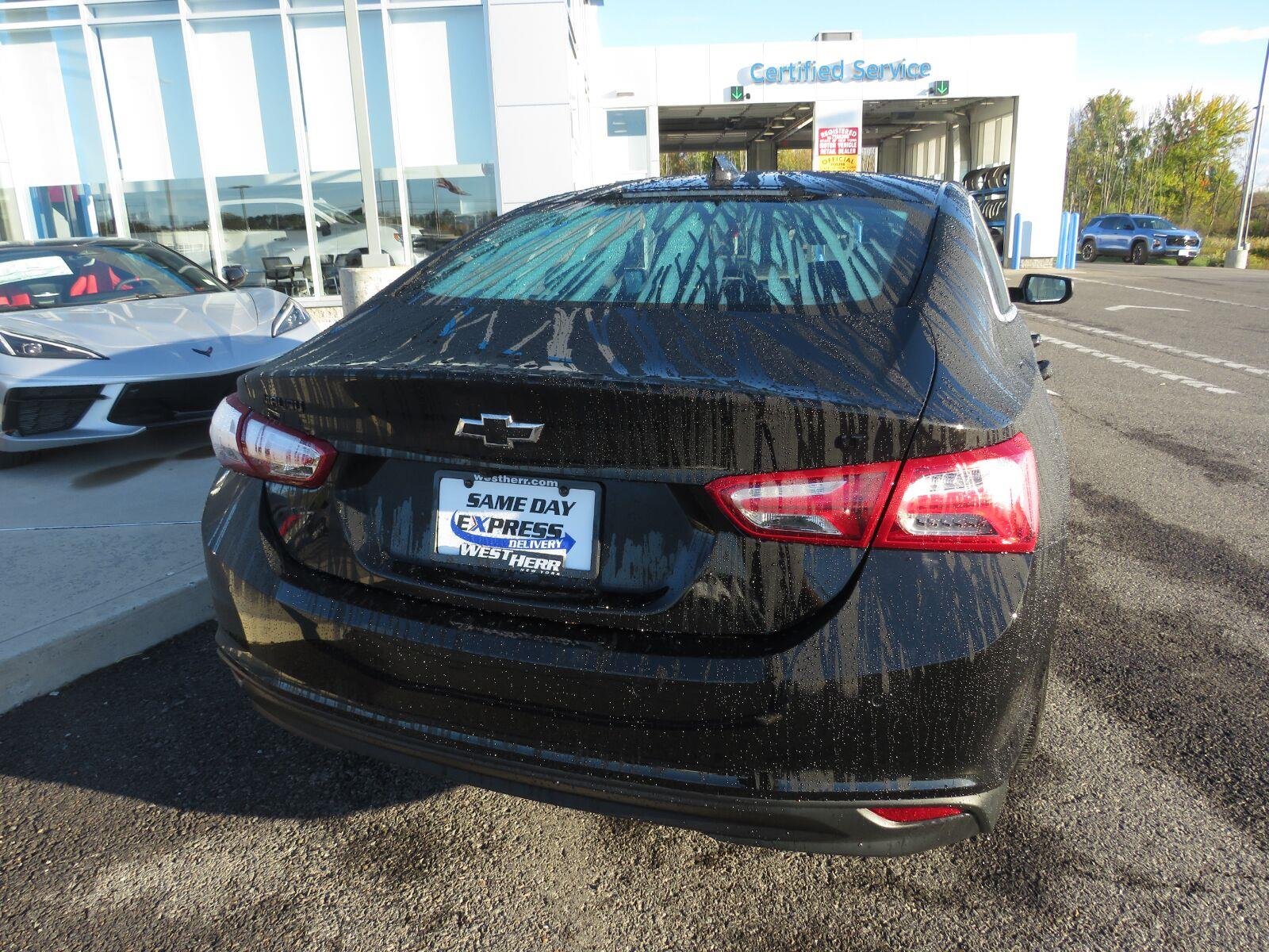 Used 2025 Mosaic Black Metallic Chevrolet LT image 8
