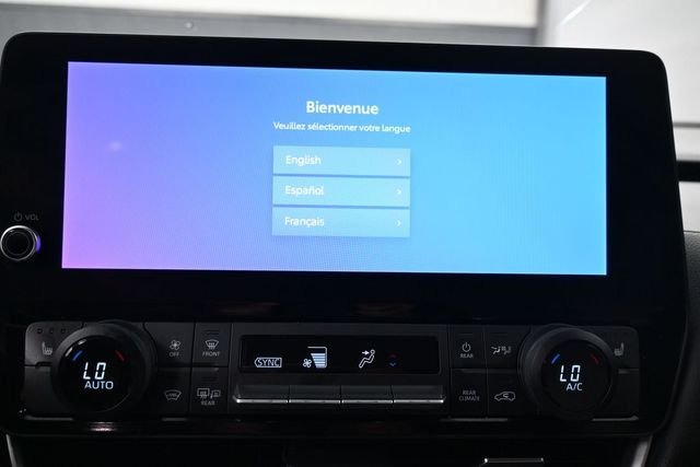 Used 2024  Toyota XLE image 22