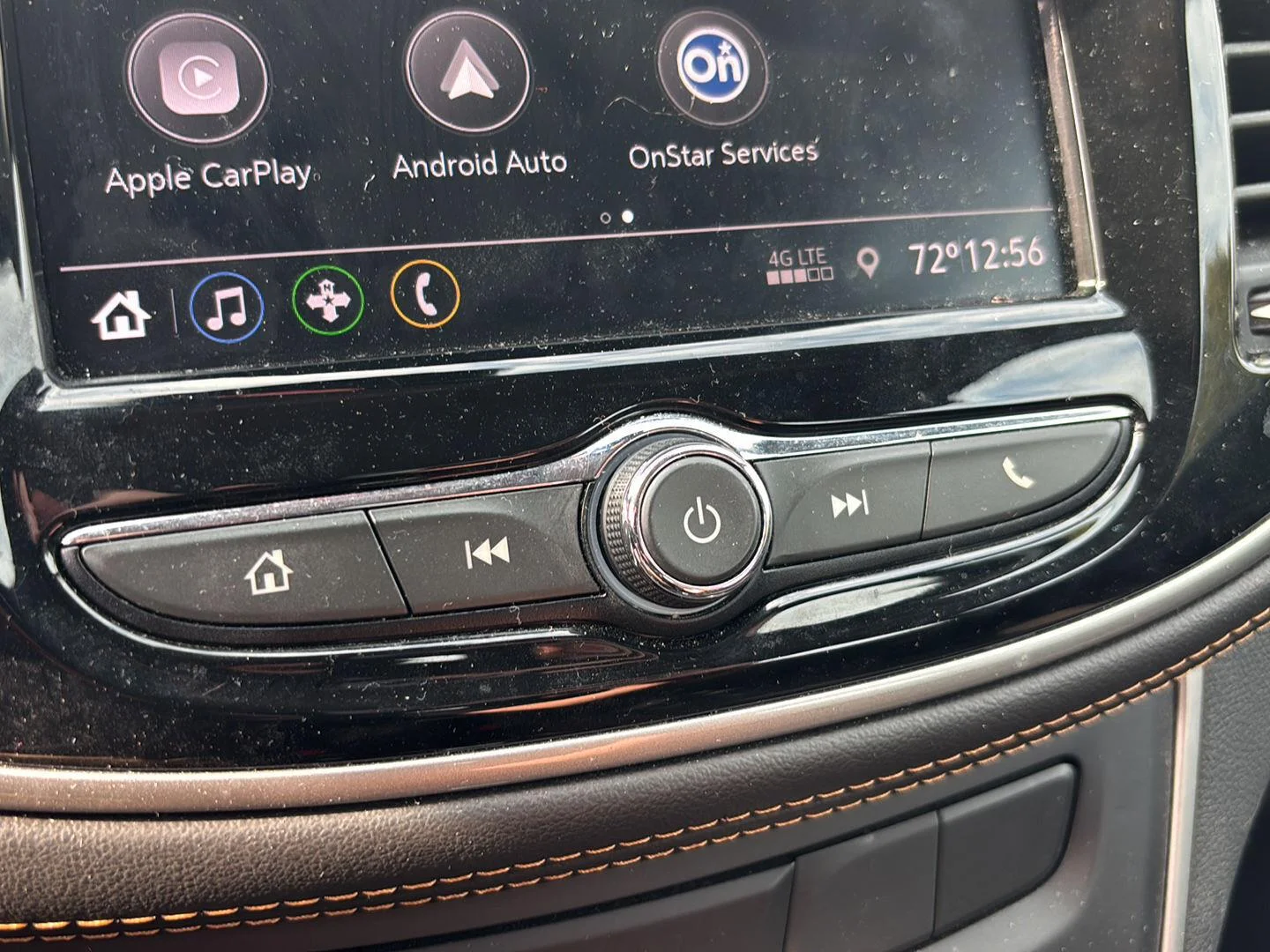 Used 2020 Wh Chevrolet  image 11
