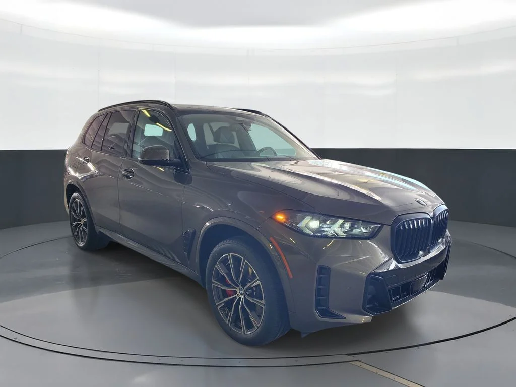 New 2026 Manhattan Green Metallic BMW xDrive40i image 2