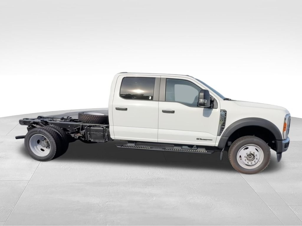 Used 2025 White Ford XL image 2