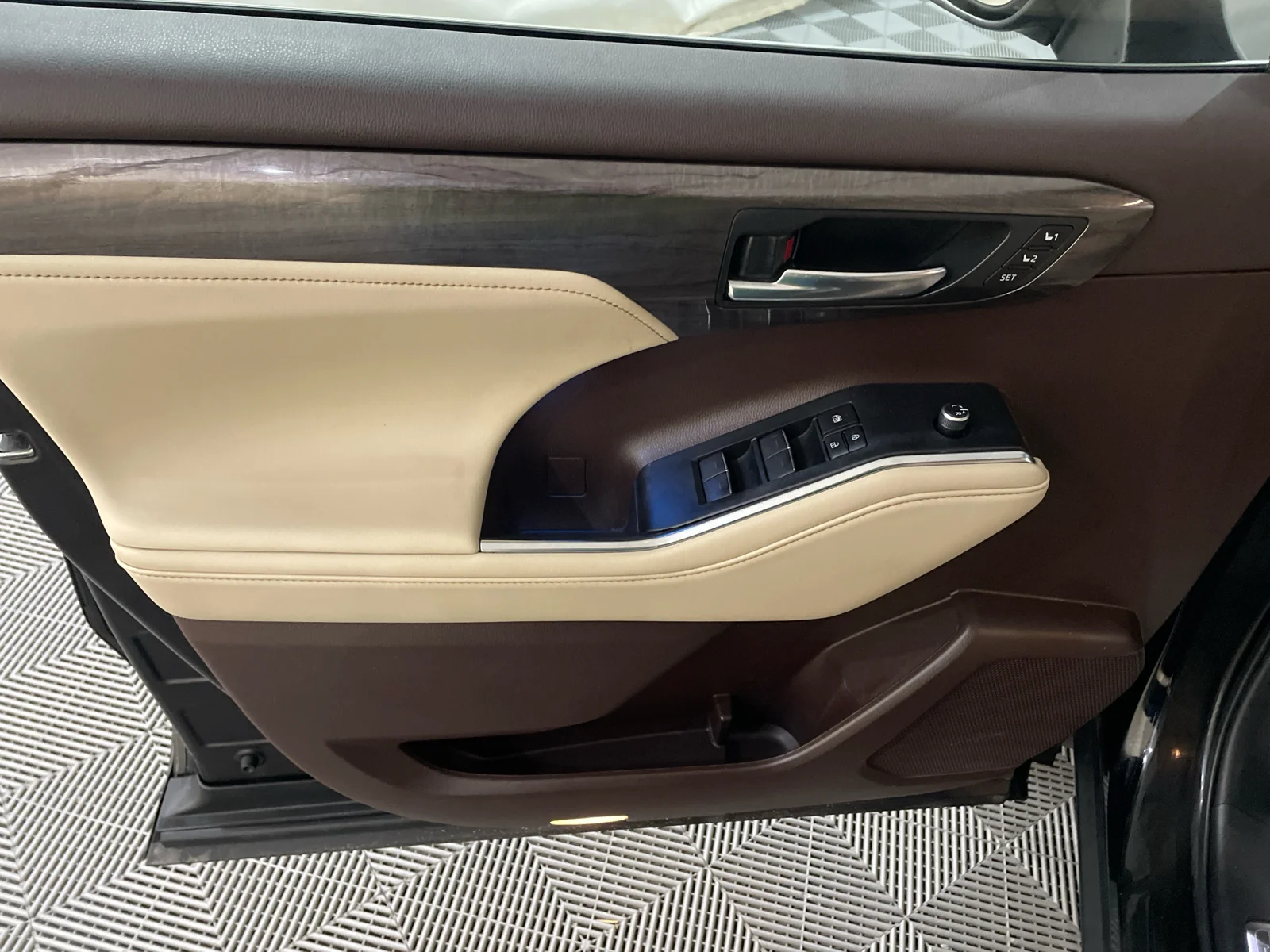 Used 2022 Midnight Black Metallic Toyota Platinum image 11