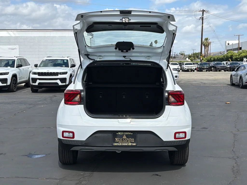 Used 2025 White Hyundai SEL image 24