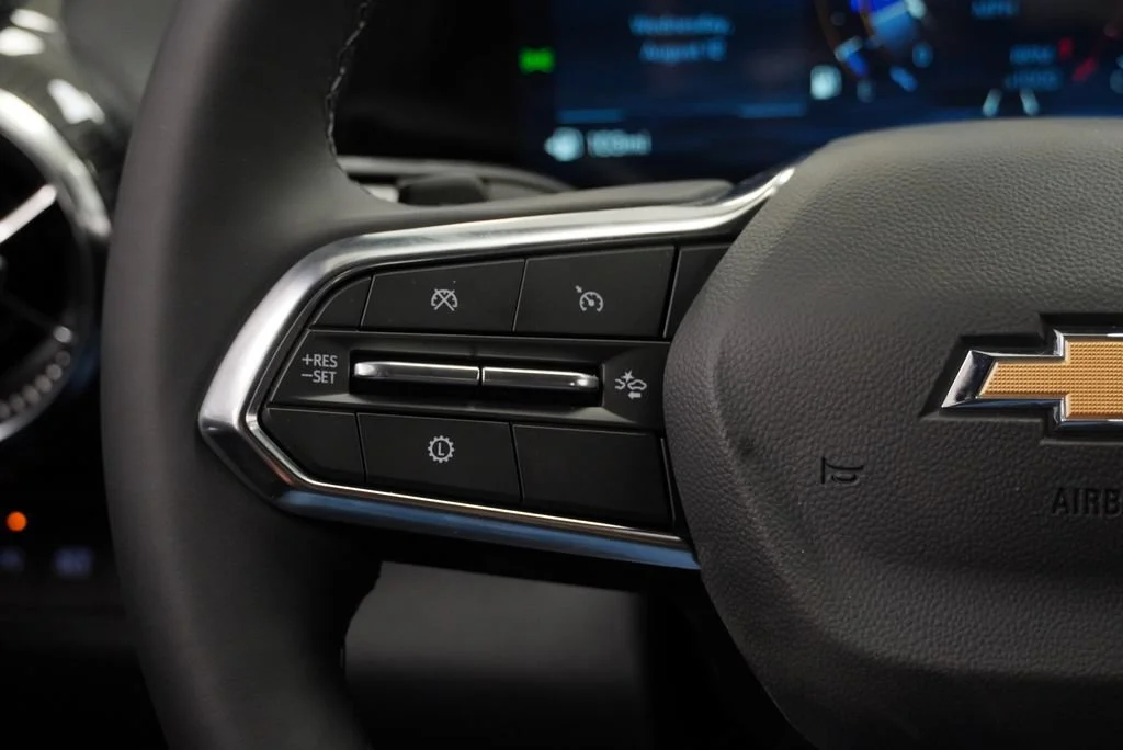 New 2027 Summit White Chevrolet LT image 20