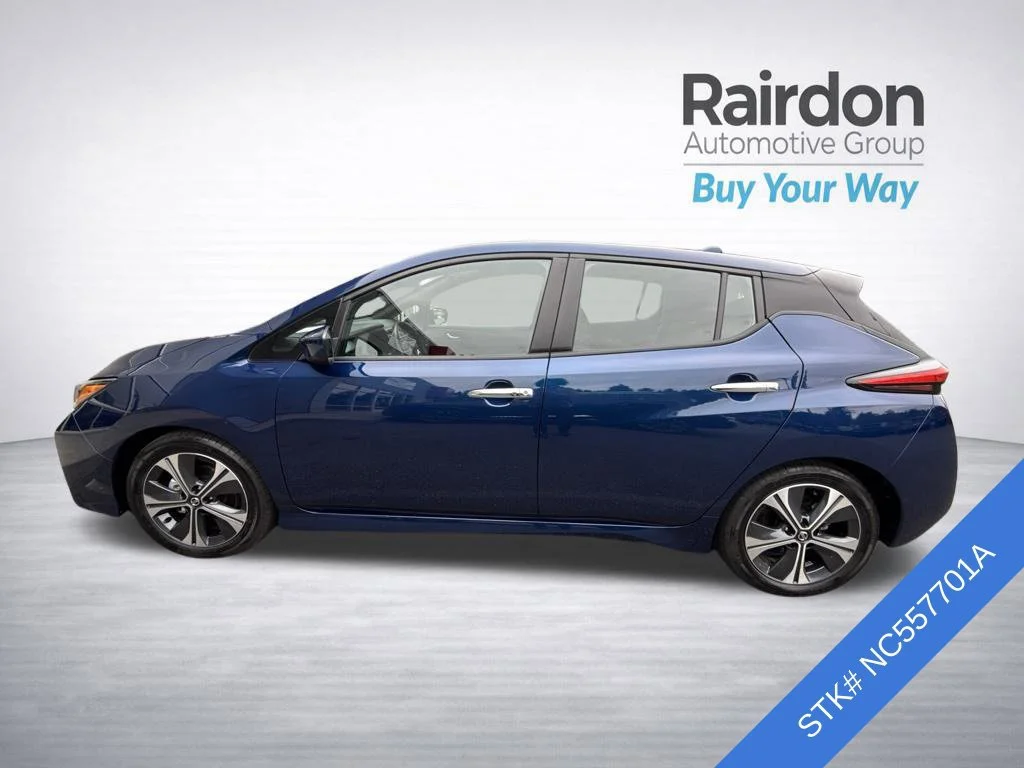 Used 2022 Deep Blue Pearl Nissan SV image 4