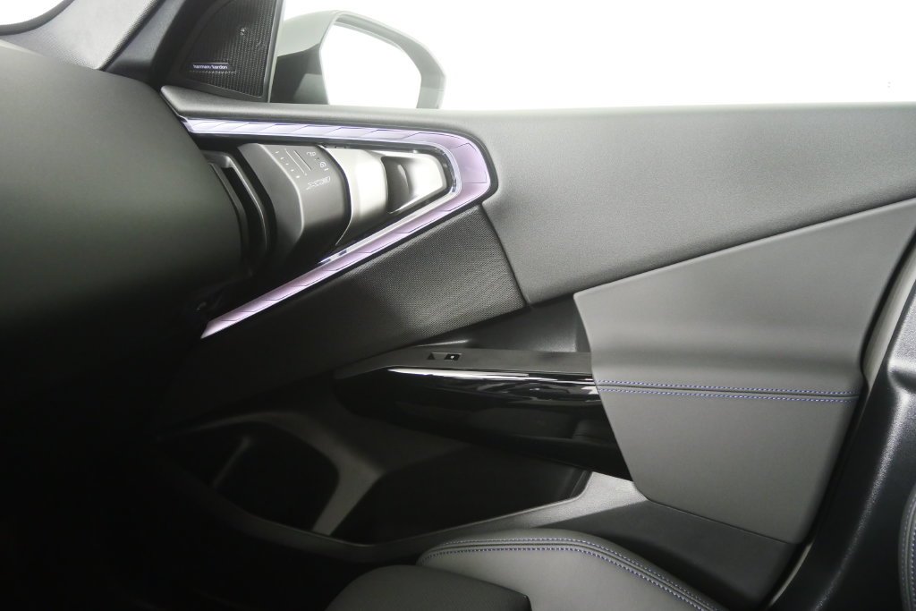 New 2026 Black Sapphire Metallic BMW 30 xDrive image 22
