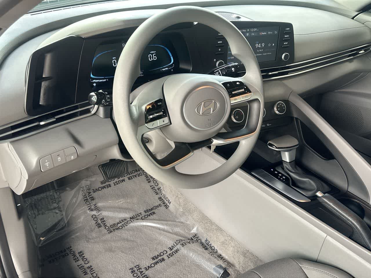 Certified Used 2025 Amazon Gray Hyundai SE image 13