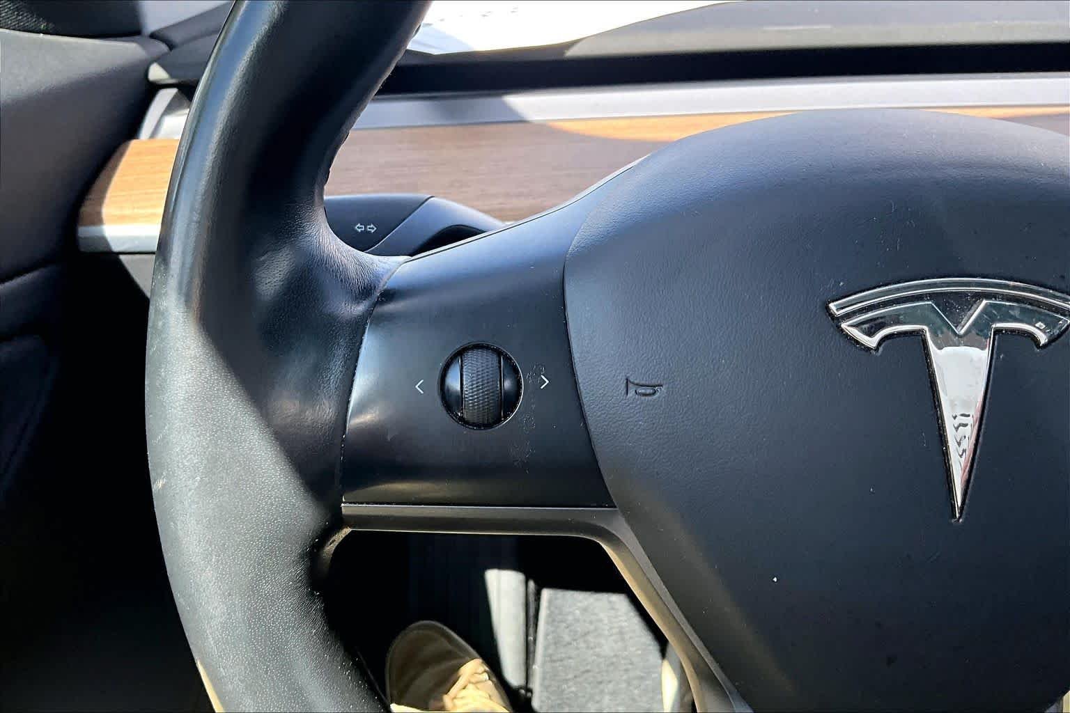 Used 2018 Midnight Silver Metallic Tesla Long Range Battery image 20