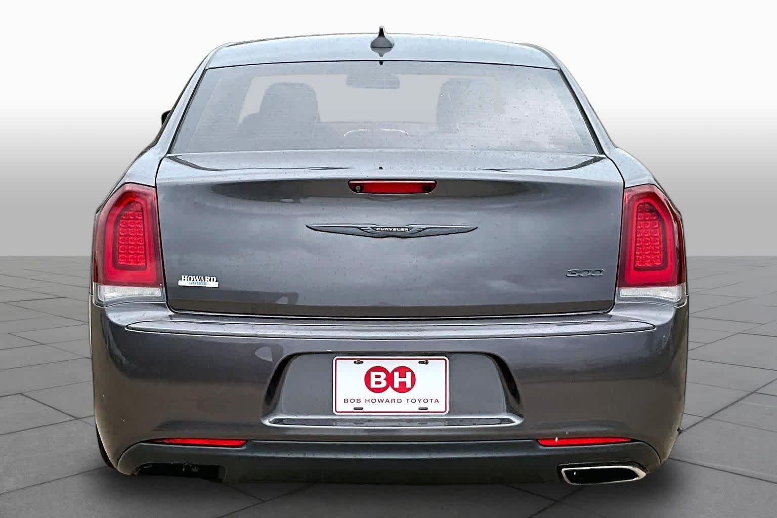 Pre-Owned 2020 Chrysler 300 Touring