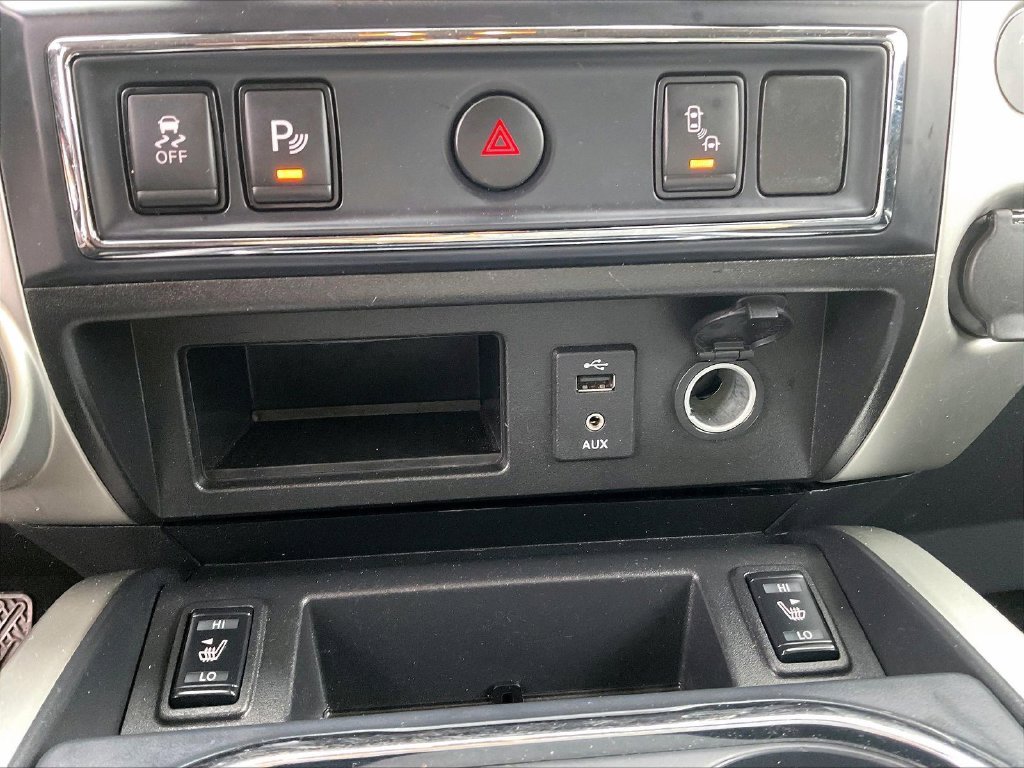 Used 2017 White Nissan SL image 12