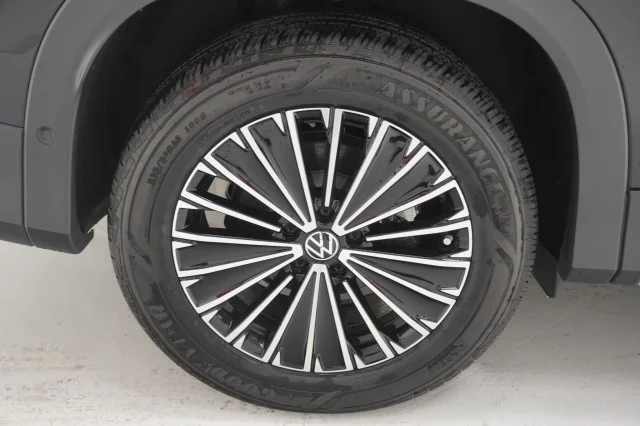 New 2026 Deep Black Pearl Volkswagen S image 6