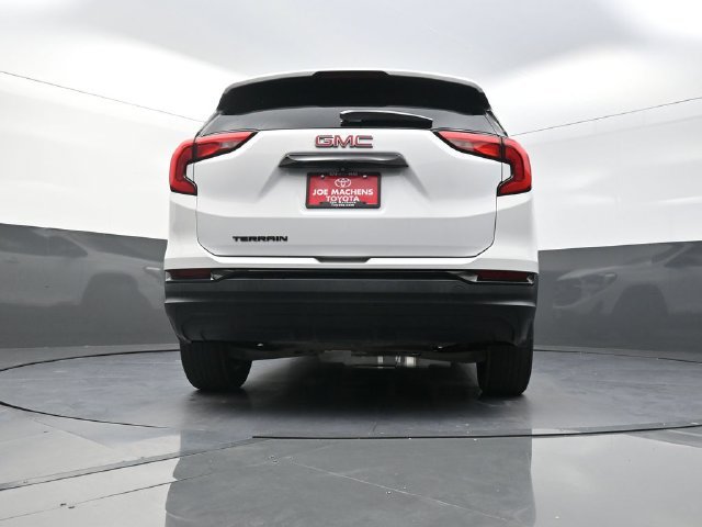 Used 2019 White GMC SLT image 39