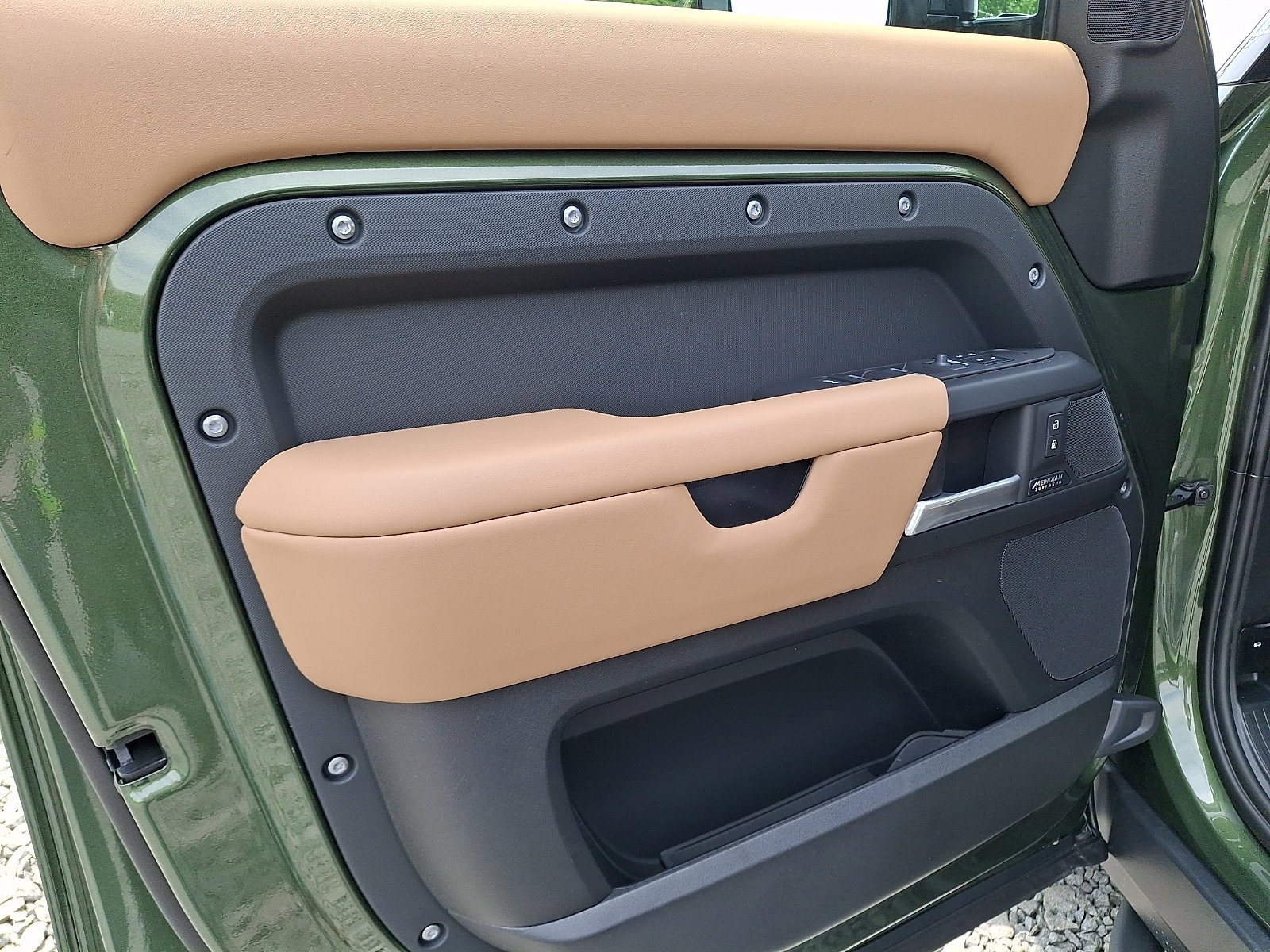 New 2026 Woolstone Green LAND ROVER X-Dynamic SE image 8