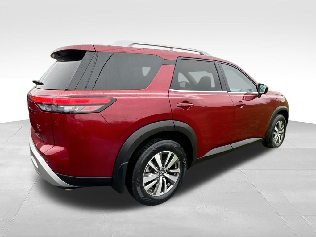 Used 2022 Red Nissan SL image 5