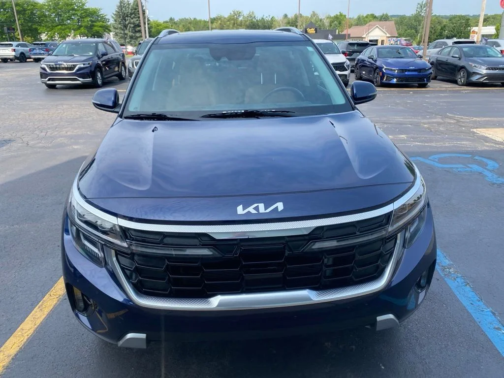 Used 2024 Dark Ocean Blue Kia SX image 2