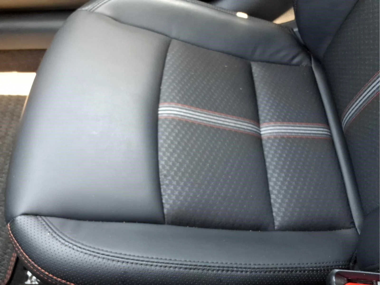 Used 2025 Brilliant Silver Metallic Nissan SR image 26