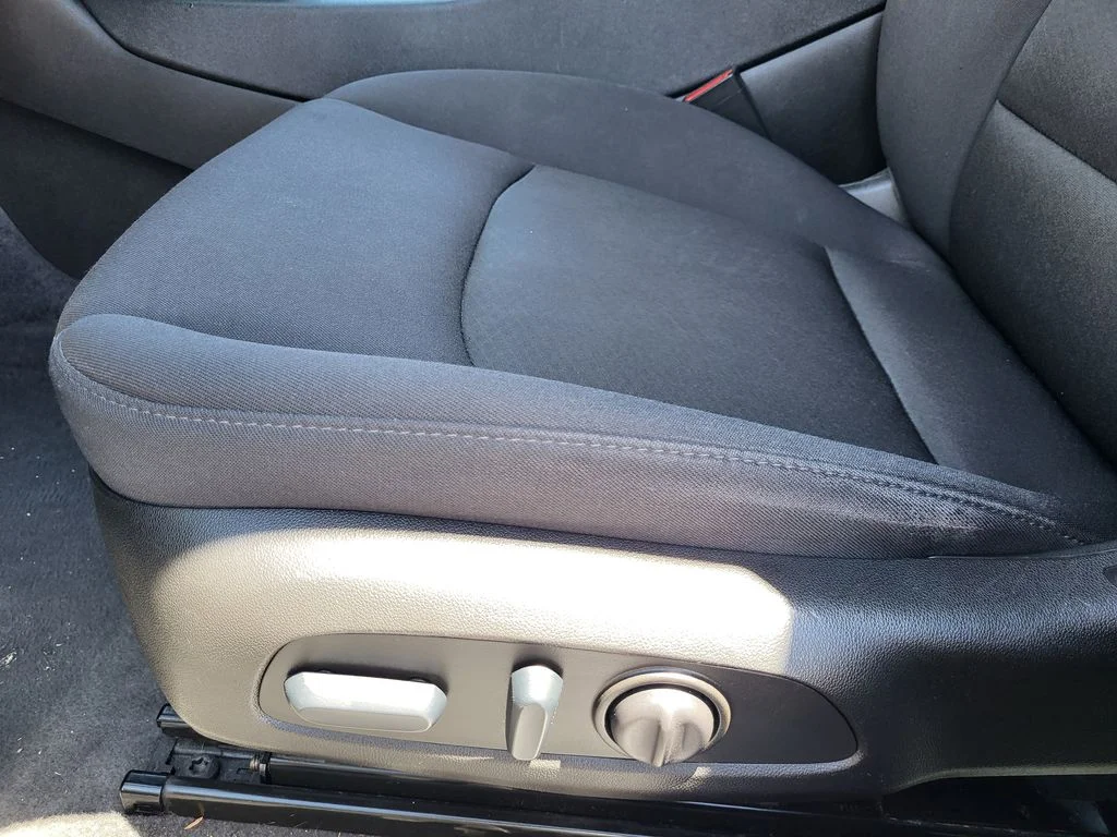 Used 2022 Northsky Blue Metallic Chevrolet LT image 19