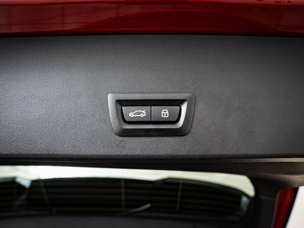 Used 2025 Red Metallic BMW M50 xDrive image 18