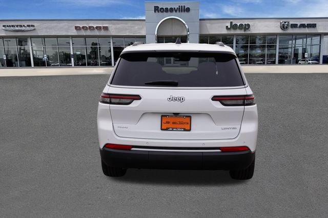 New 2026 Bright White Clear-Coat Exterior Paint Jeep Limited image 4