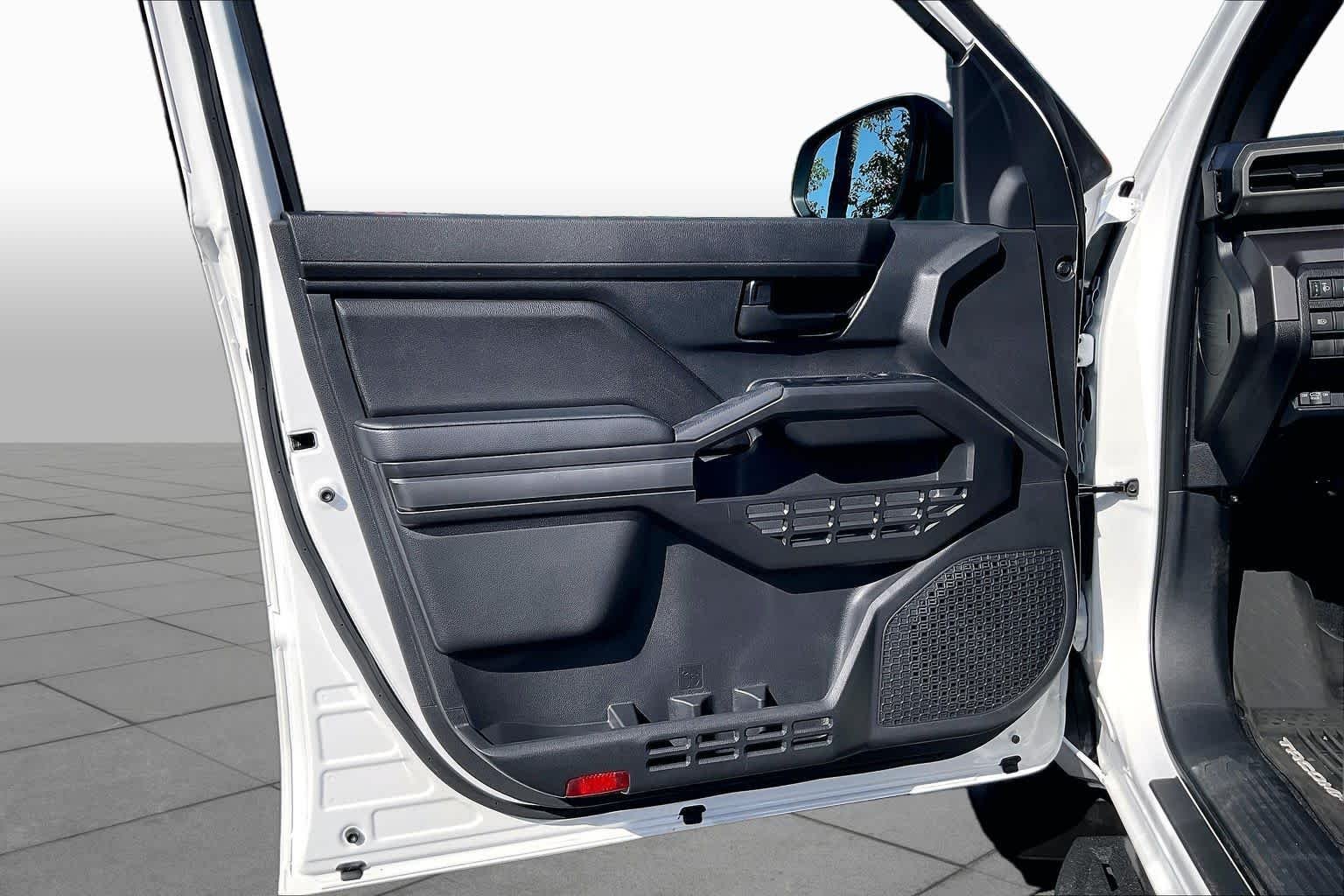 Used 2025 Ice Cap Toyota SR5 image 20