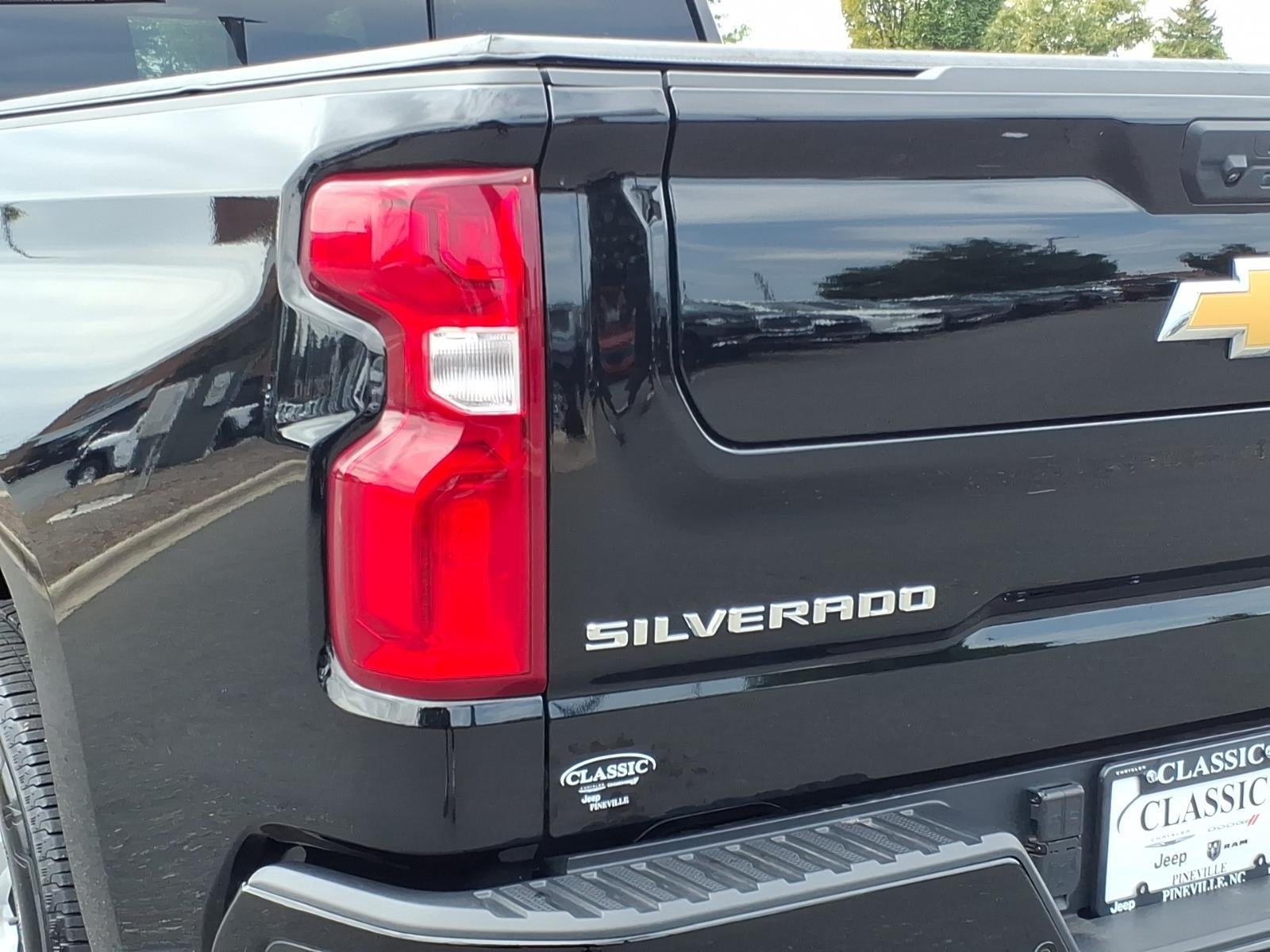 Used 2025 Black Chevrolet High Country image 18