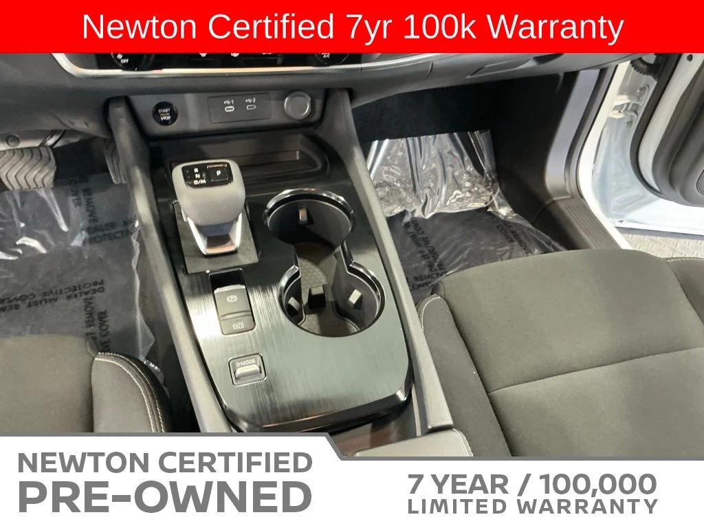 Certified Used 2025 Everest White Pearl Nissan S image 9