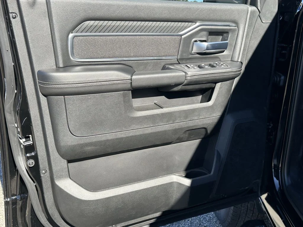 2026 RAM 3500 Big Horn - Photo 18