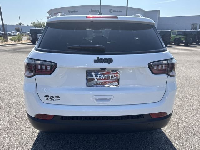 New 2026 White Jeep Latitude image 6