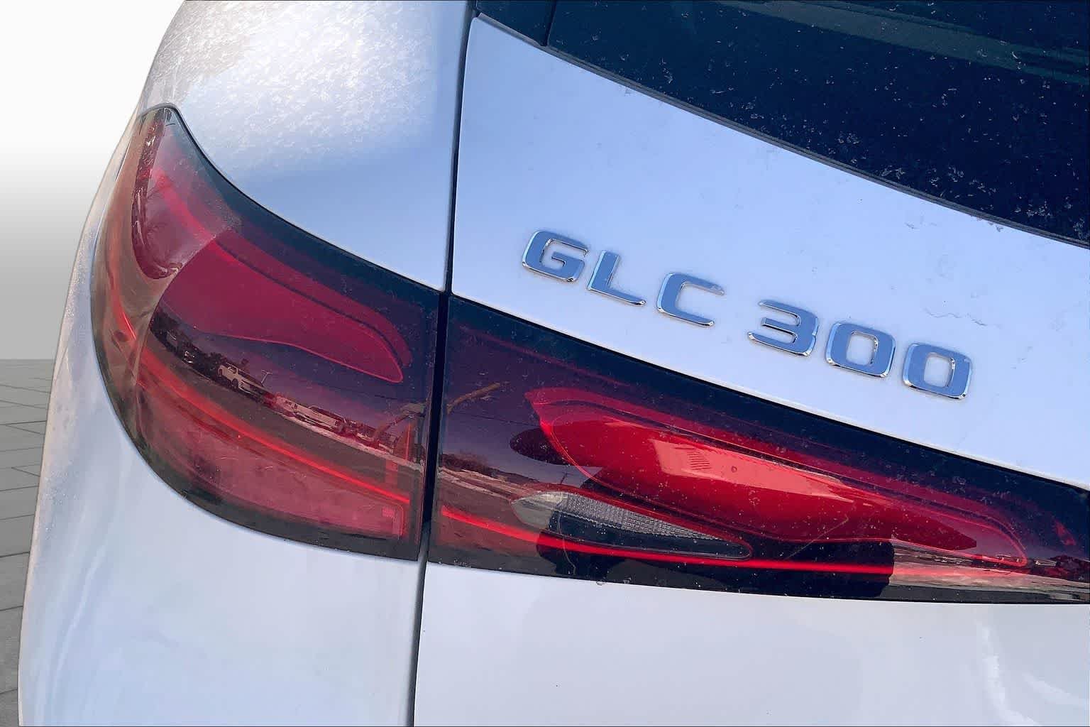 New 2026 Polar White Mercedes-Benz GLC 300 image 6