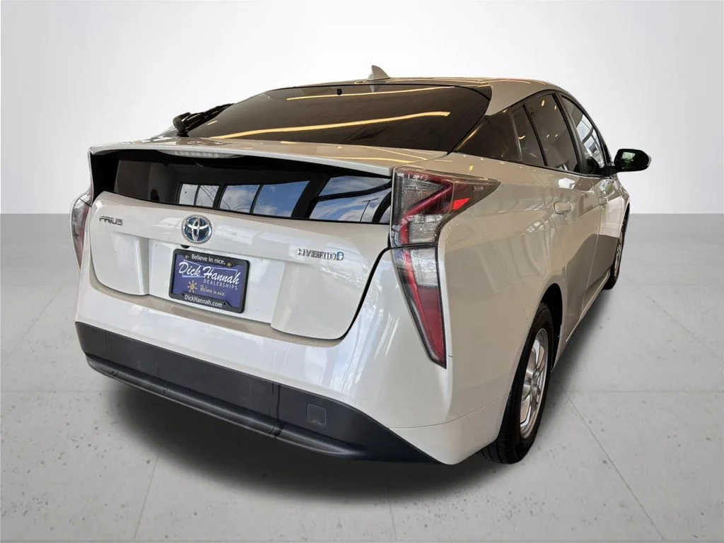 Used 2016 White Toyota Two image 7
