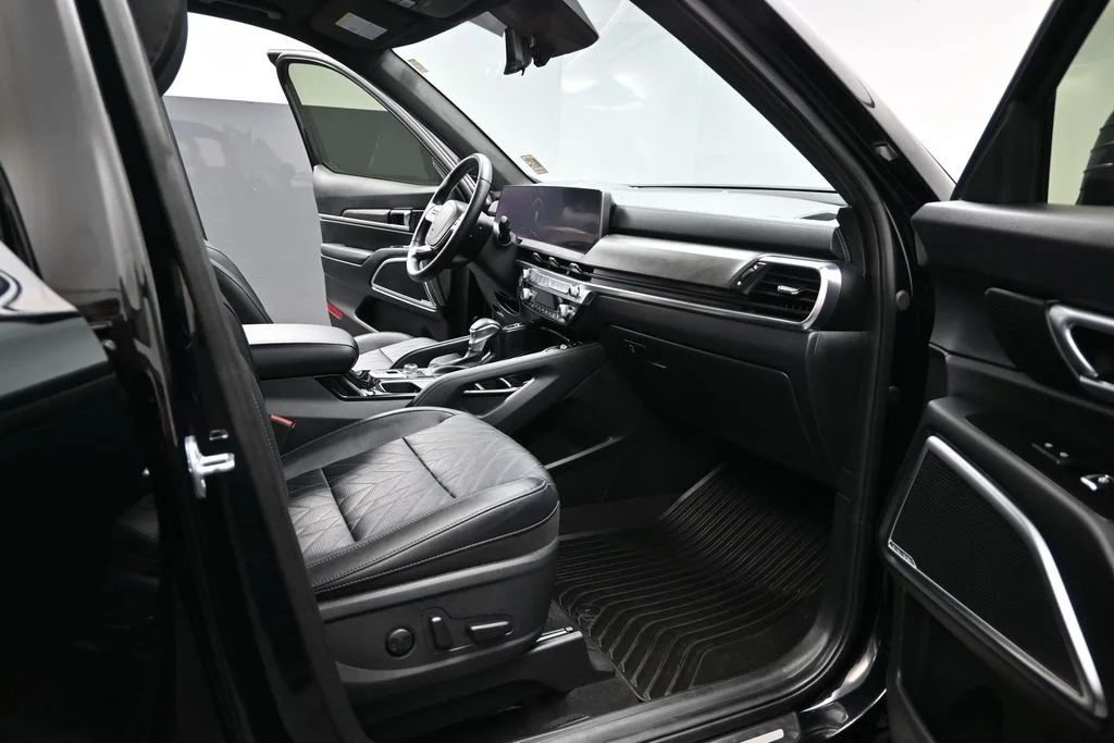 Used 2023 Black Kia SX-Prestige X-Line image 23