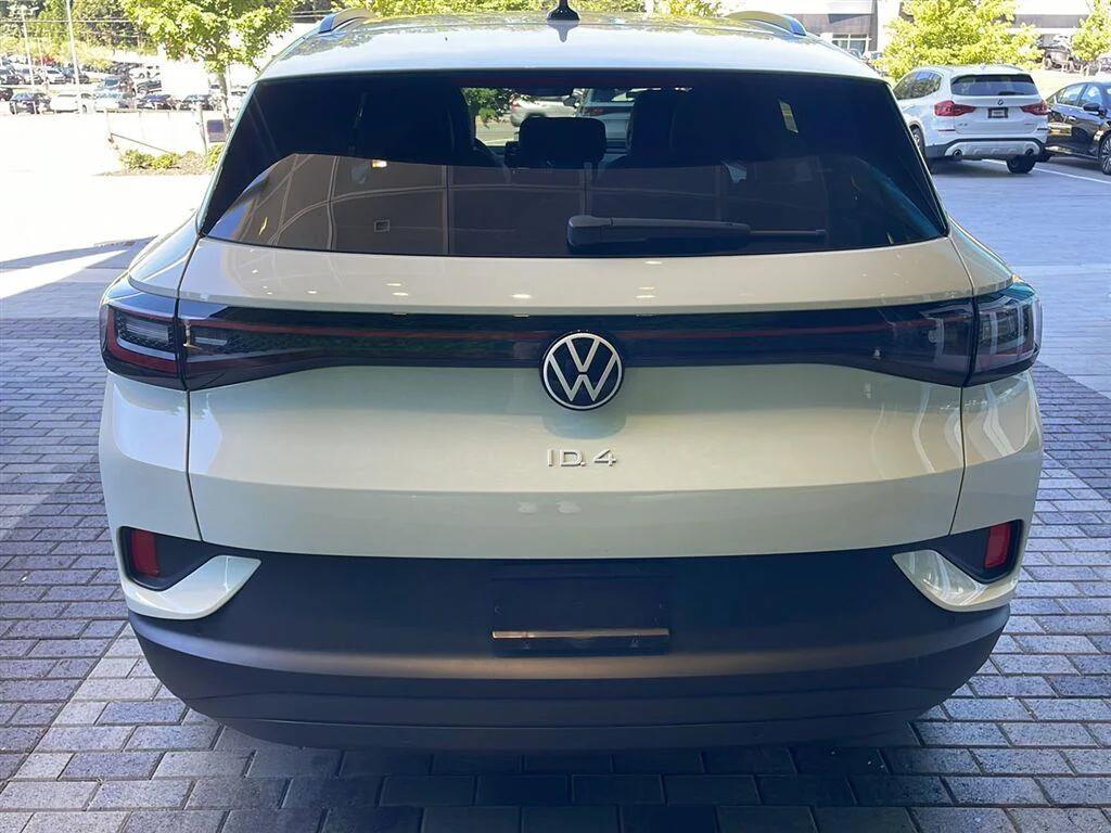 Certified Used 2023 Pure White Volkswagen Pro image 21