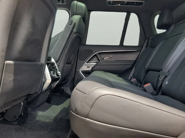 Used 2023 Black Land Rover SE image 12