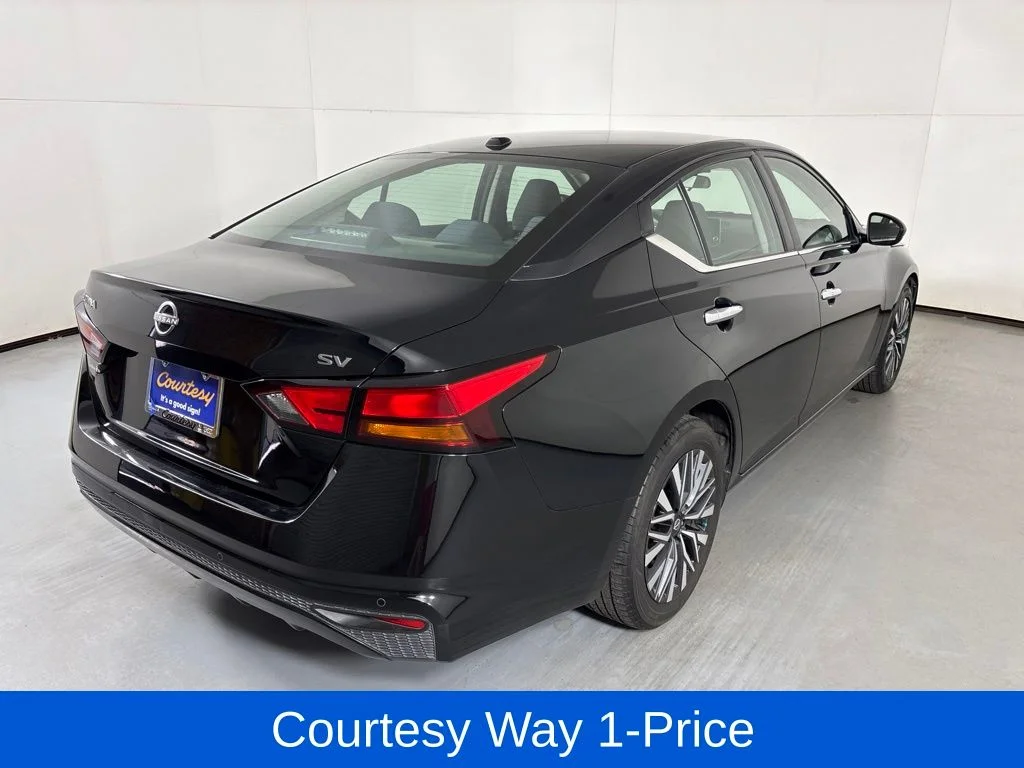 Used 2024 Black Nissan 2.5 SV image 11