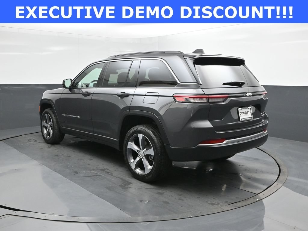 New 2026 Baltic Gray Metallic Clear-Coat Exterior Paint Jeep Limited image 5