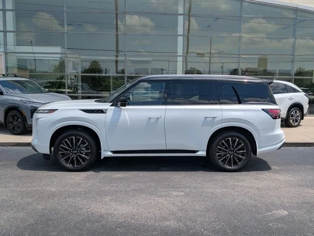 New 2026 2T RADIANT WHIT INFINITI AUTOGRAPH image 2