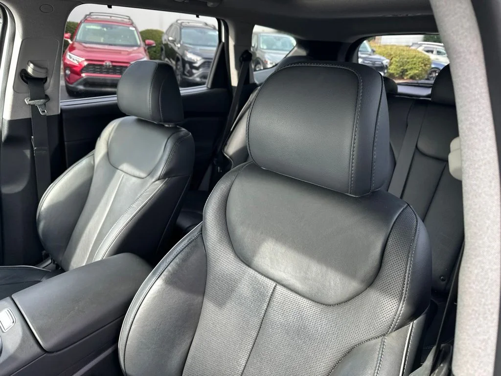 Used 2021 Quartz White Hyundai Limited image 23