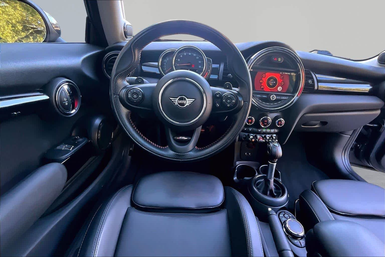 Used 2019 Thunder Grey Metallic MINI Cooper S image 6