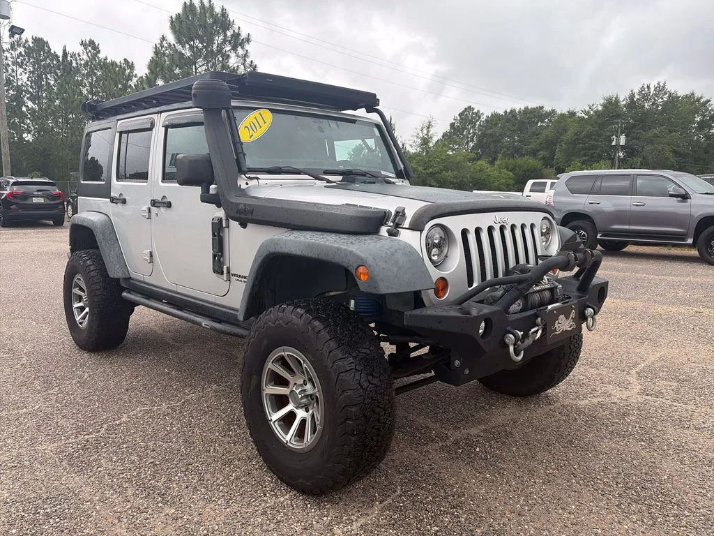 Used 2011 Silver Jeep Unlimited Rubicon image 8