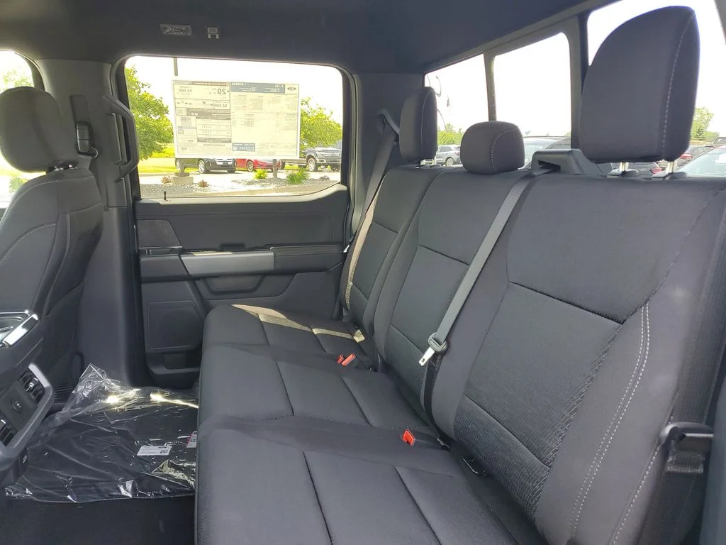 New 2026 Carbonized Gray Metallic Ford XLT image 24